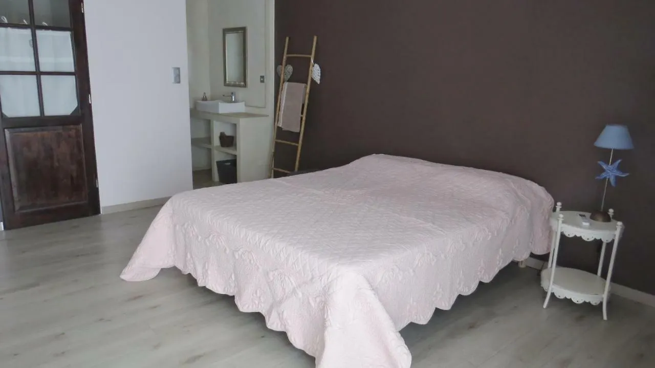 Country house Safraniere Des Sorgues Guest House Le Thor France